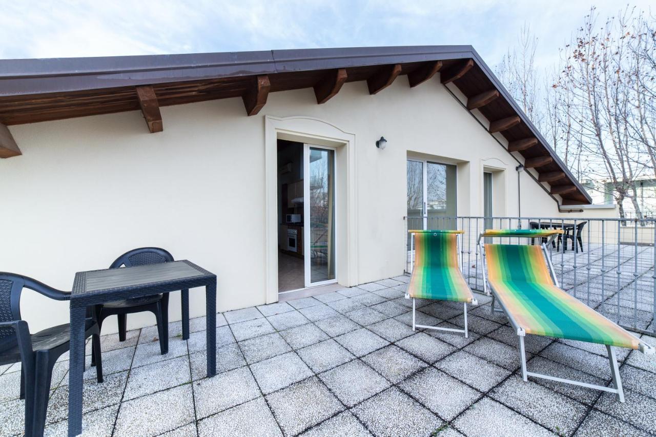 אפרטהוטל רימיני Residenza Melucci מראה חיצוני תמונה