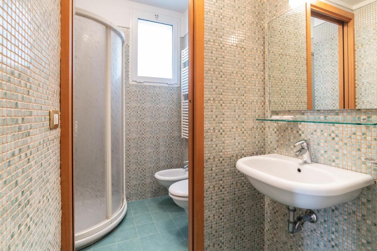 אפרטהוטל רימיני Residenza Melucci מראה חיצוני תמונה