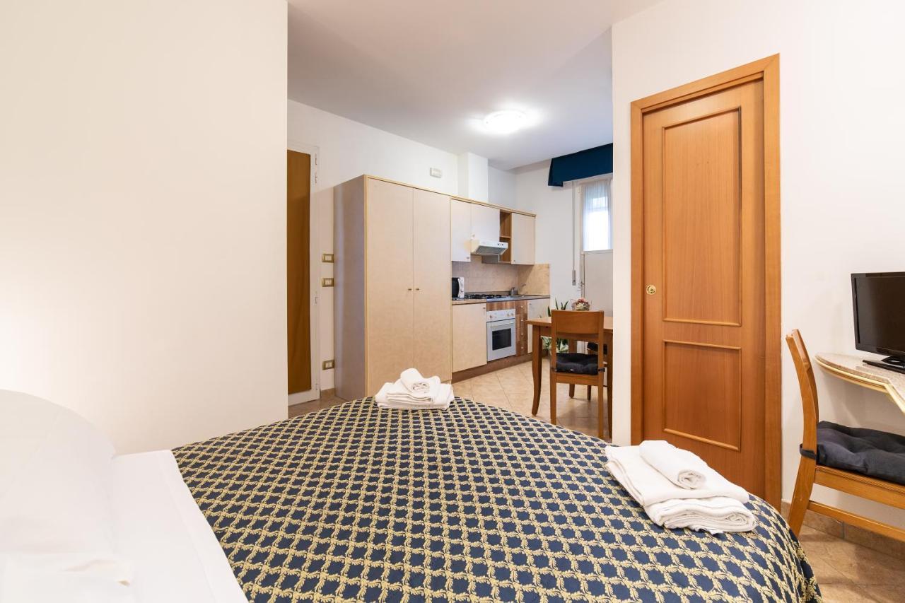 אפרטהוטל רימיני Residenza Melucci מראה חיצוני תמונה